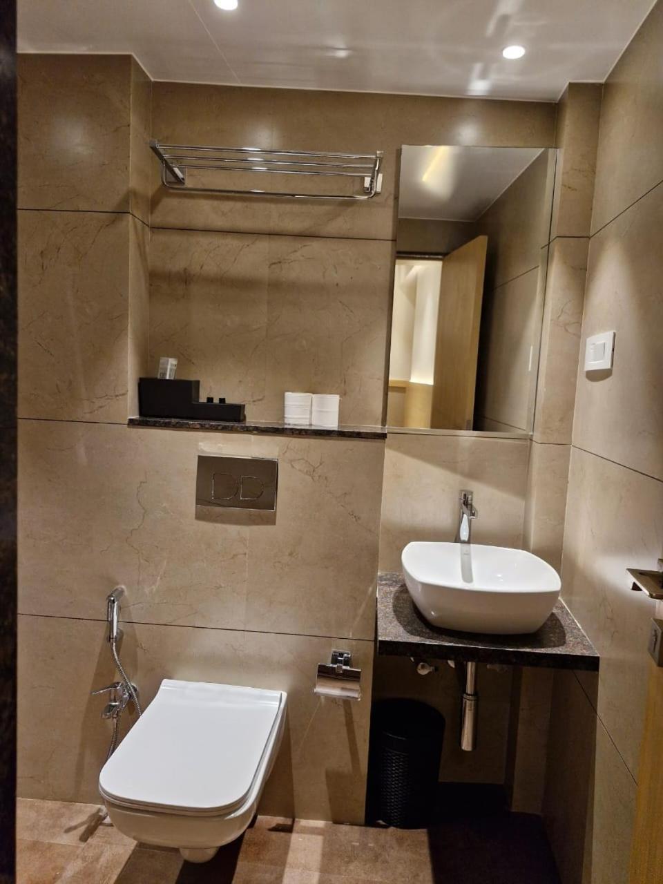 Avenue 10 Boutique Hotel Пуна Экстерьер фото
